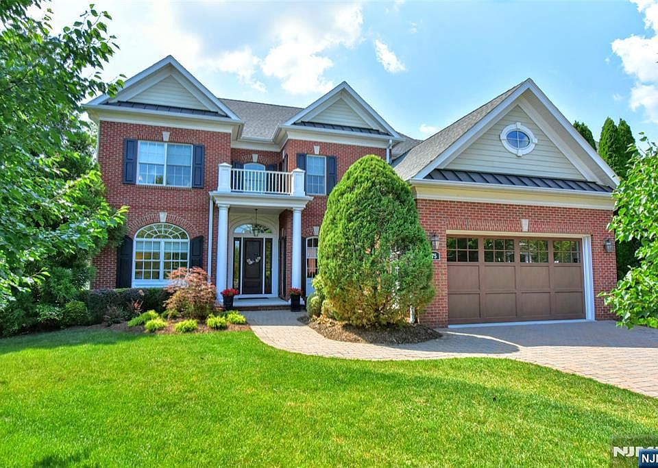 1st image of 175 Cortland Dr #68