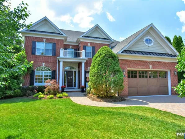175 Cortland Dr #68, Saddle River, NJ 07458