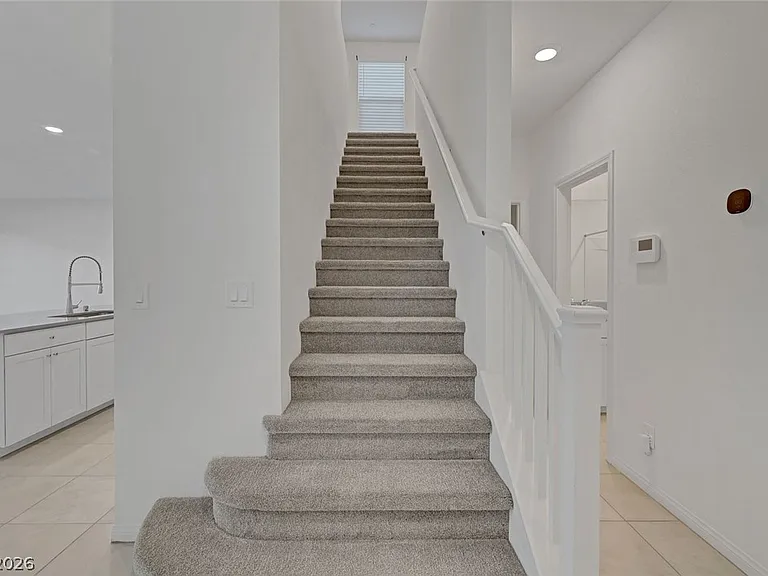 8454 Vacarez Dr — Photo 27