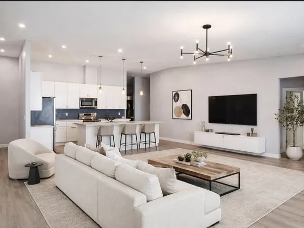 2511 E Broadway Rd, Phoenix, AZ 85040