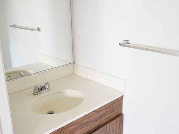 3rd image of 5735 Hazeltine Ave APT 3