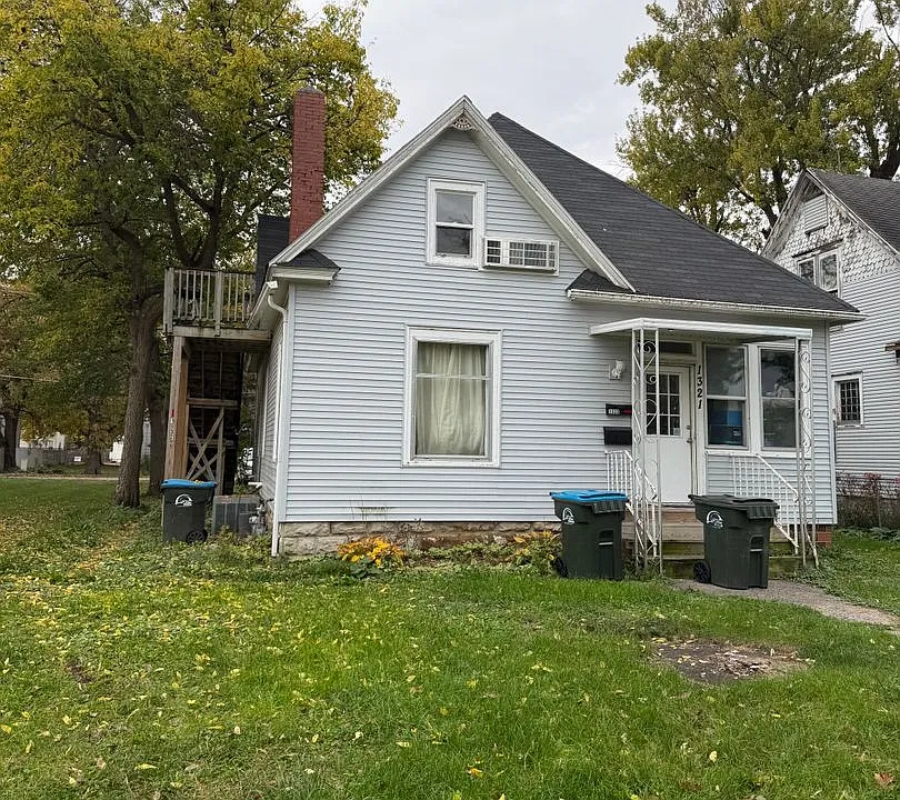 1321 4th Ave S