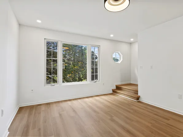 3-35 Grandview Avenue image 4 of 23