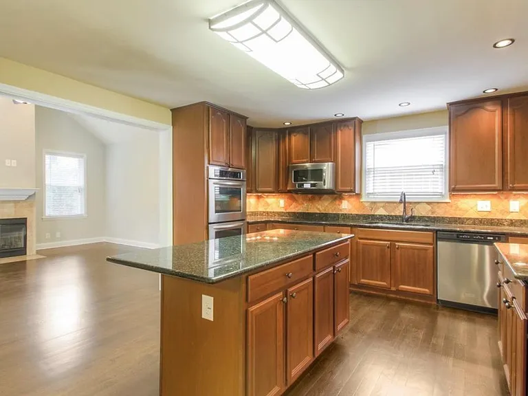 410 Lancaster Ave — Photo 13