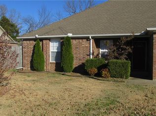 104 Oakley St, Pea Ridge, AR 72751