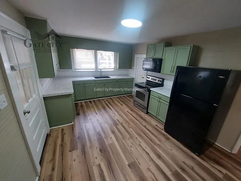 901 Old Thomasville Rd — Photo 3
