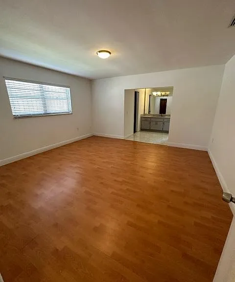513 SW 101st Pl — Photo 10