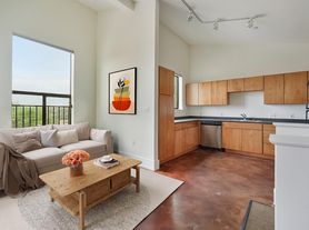 911 Keith Ln, Austin, TX