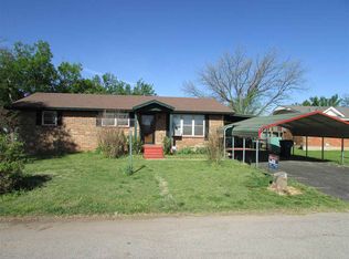 719 N 7th St, Comanche, OK 73529