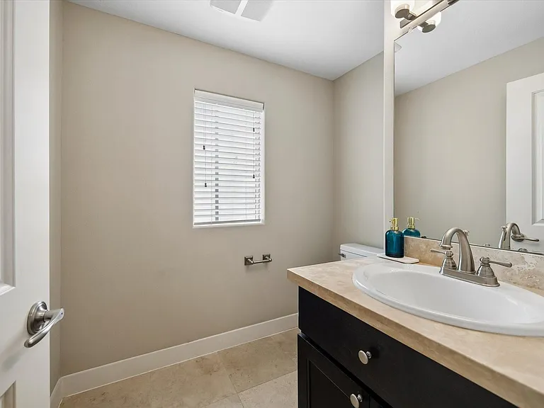 4220 Dickson St — Photo 14