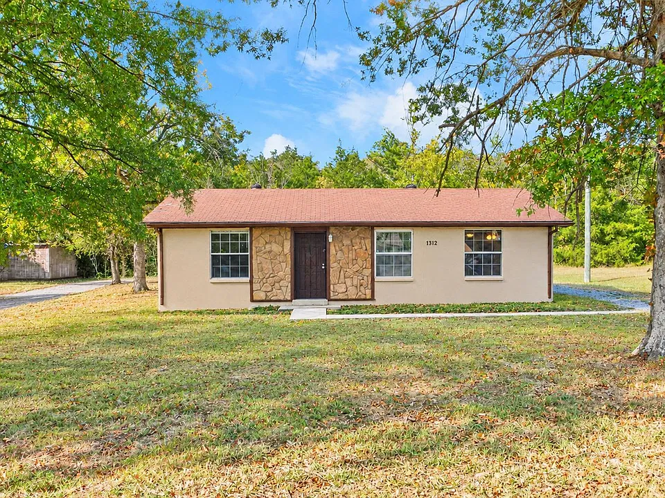 3312 Kings Ln