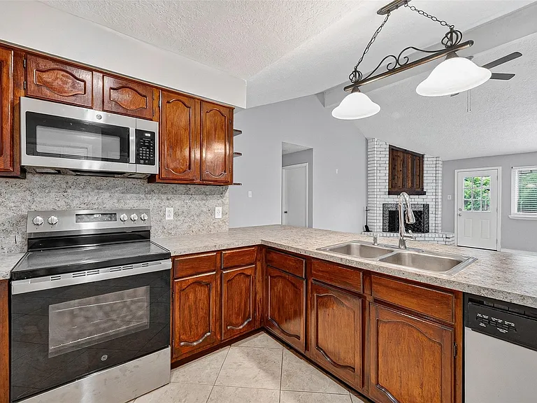 19610 San Gabriel Dr — Photo 9