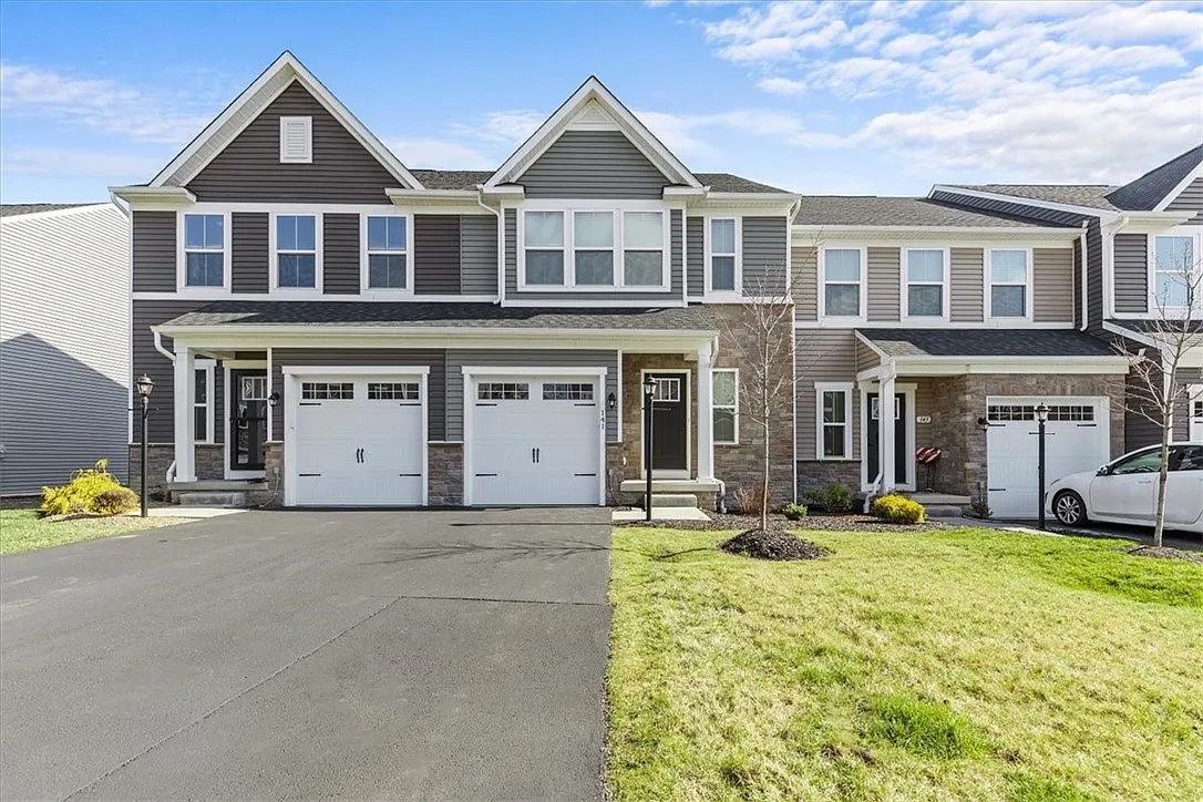 141 Providence Way photo 1