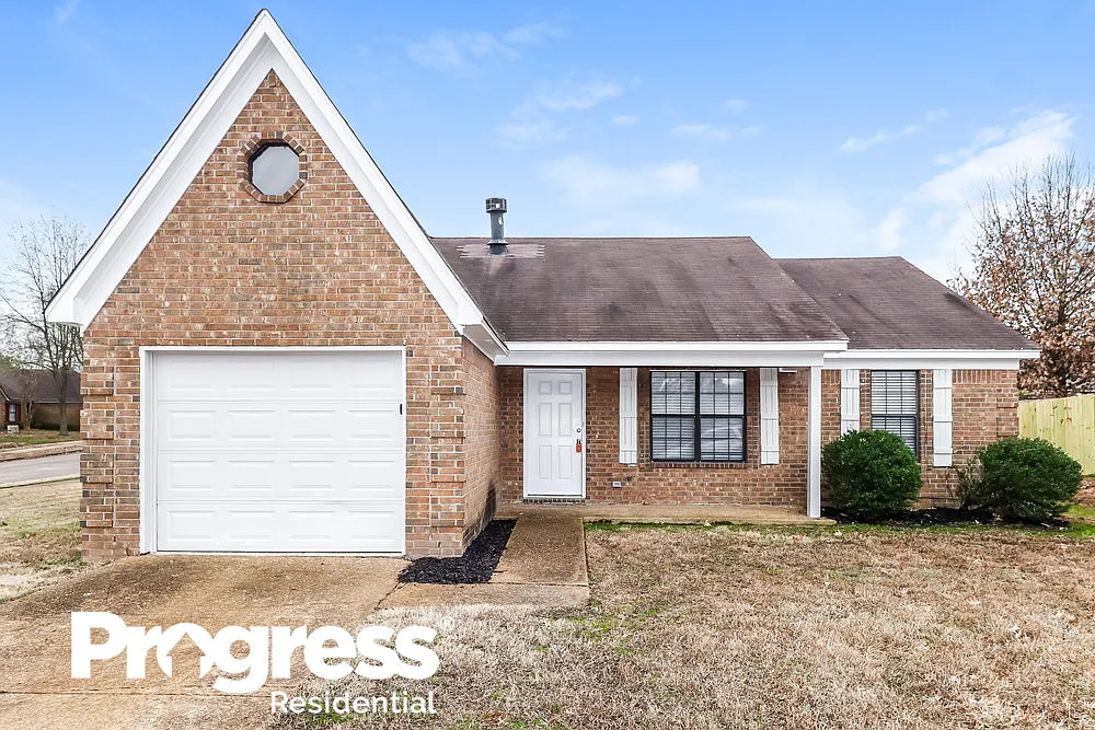 3 bed, 2.0 bath, 1242 sqft, $1,740 — Photo 1