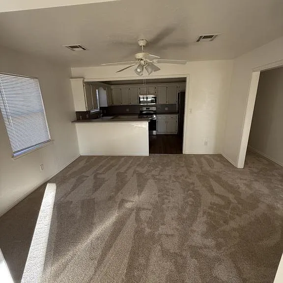 1102 N Lee St — Photo 5
