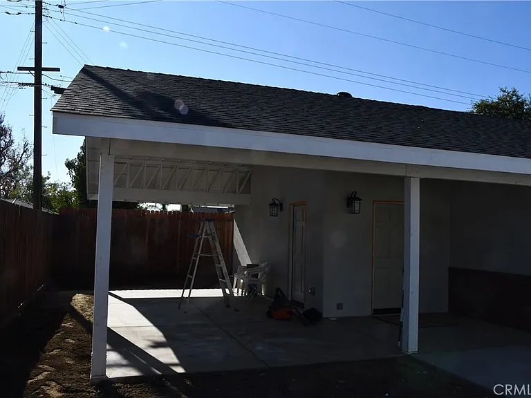 917 W Flora St #917B — Photo 14