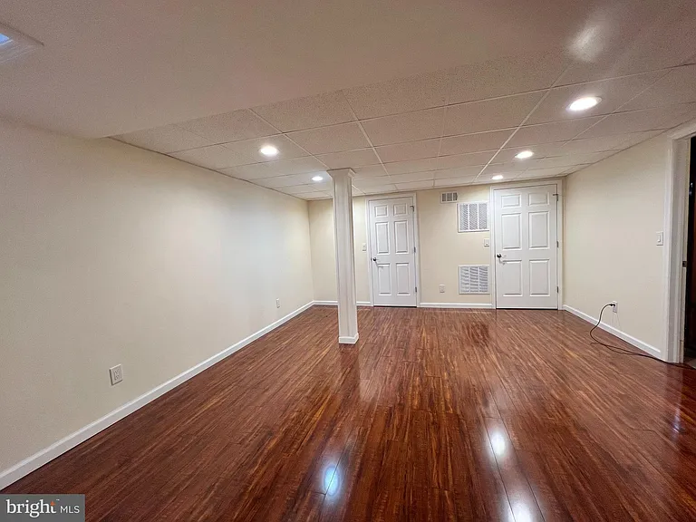 80 Sayre Dr — Photo 25