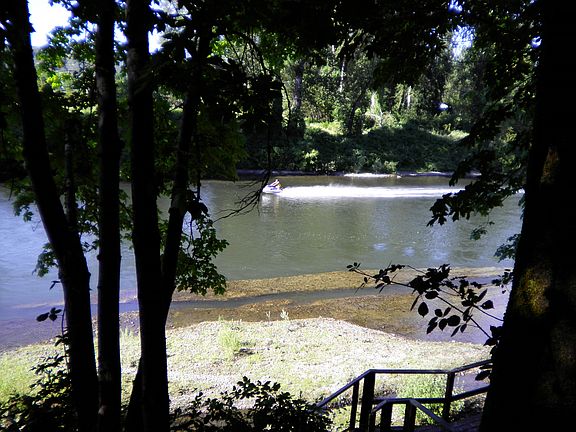 deck and steps to river 