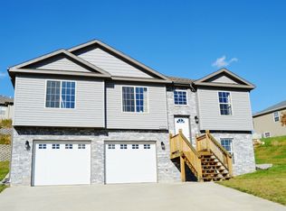 105 Ash Ct, Saint Robert, MO 65584