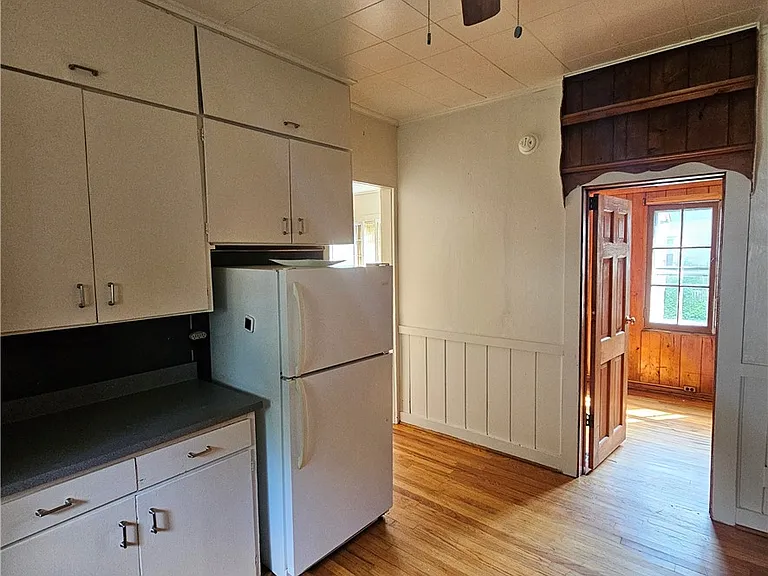 9 Rowley St #3 — Photo 7
