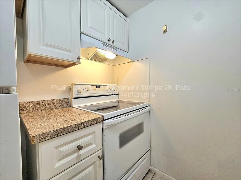 613 Lyndhurst St — Photo 5