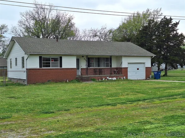 419 E Main St, Chouteau, OK 74337