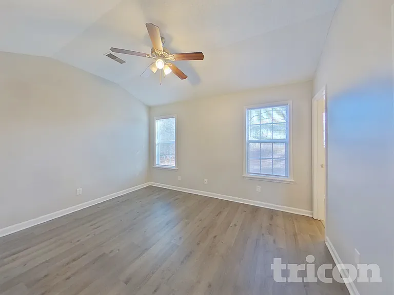 500 Rockhaven Dr — Photo 6