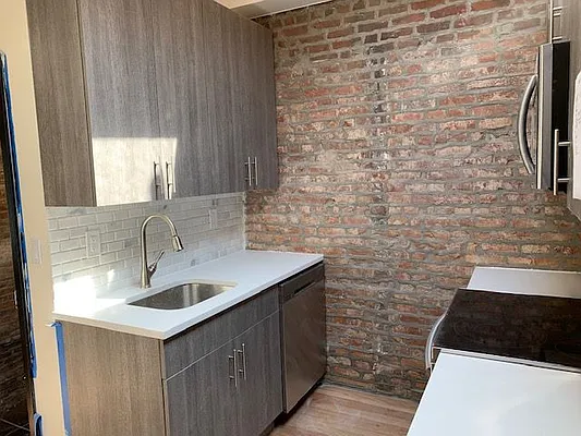 Rented by Weinstein Realty Group | media 21