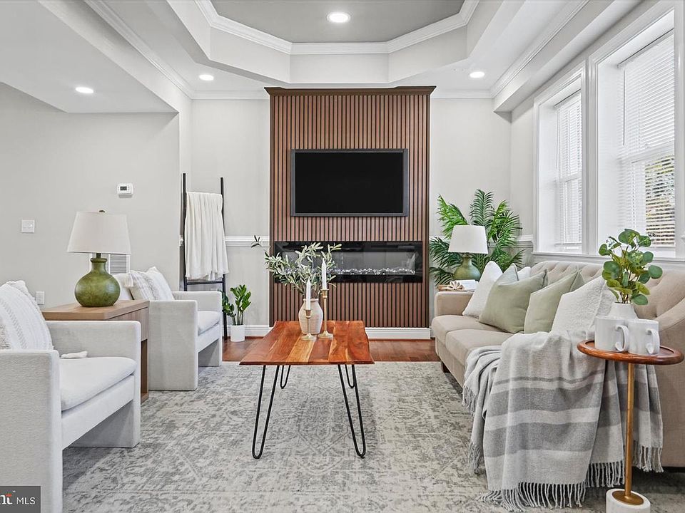 1st image of 3205 Leighton Ave