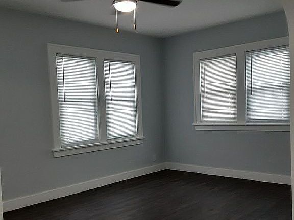3rd image of 704 N Van Buren Ave