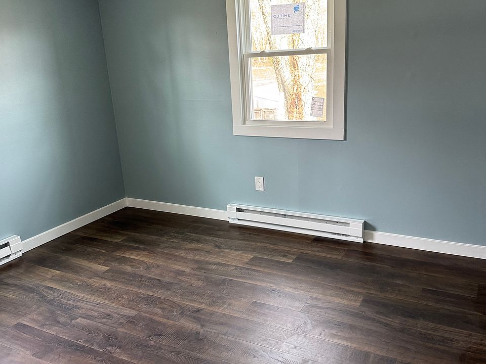 Bedroom # 2 - Size 12x12 Mostly Fits a queen Bedroom