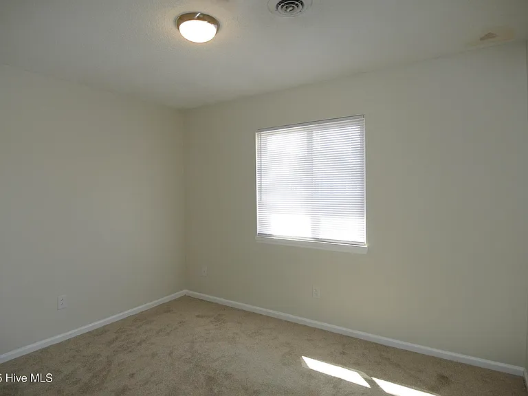 1729 Elmwood St #D — Photo 8