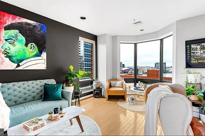 10 E Lee St #1-909-1 — Photo 12