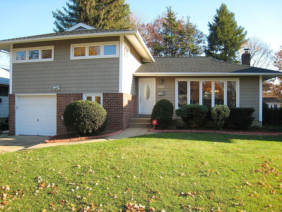 1st image of 592 Haddon Ln