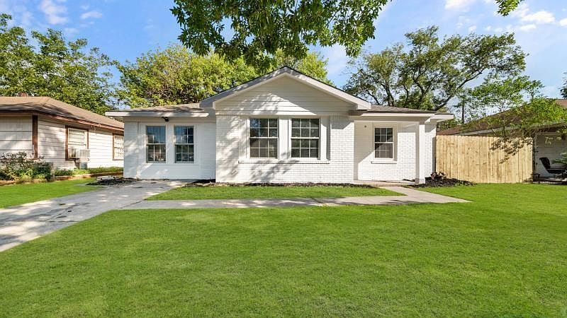 1st image of 900 Largo St