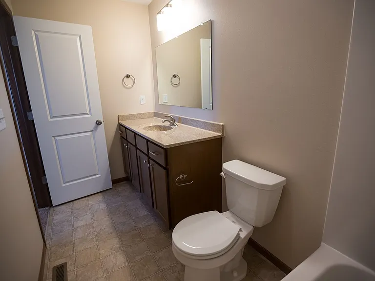 Hickory Hill Residences-Apartments — Photo 14