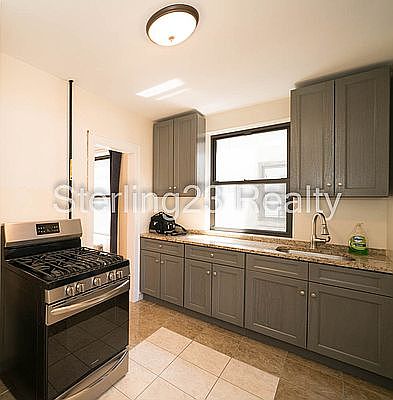 1st image of 2119 27th St #4