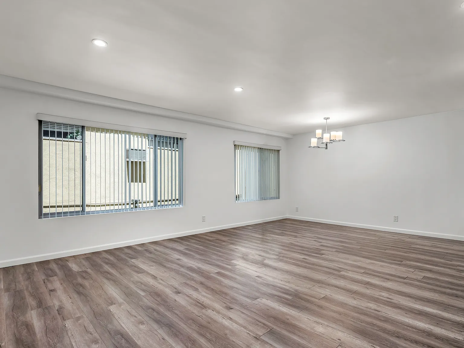1432 Saltair Ave — Photo 4
