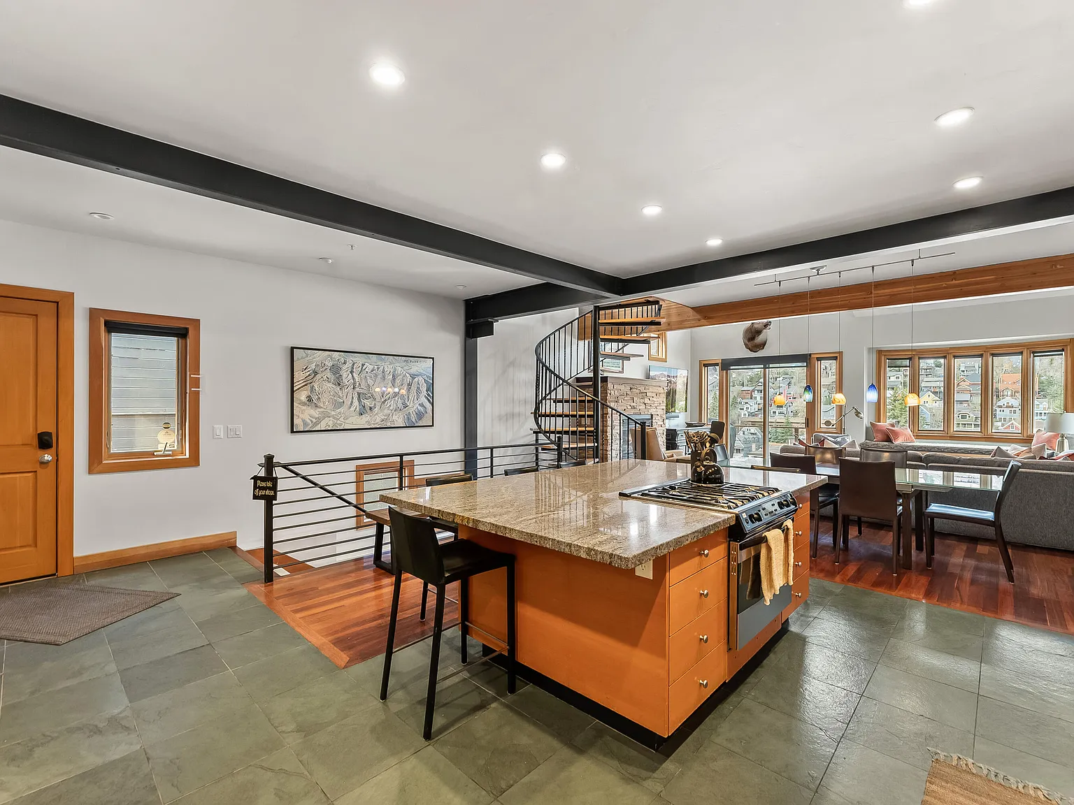 4 bed, 3143 sqft, $8,300 — Photo 3