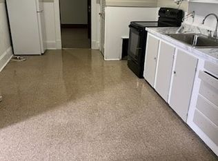 77 Elm St APT 3R, Chicopee, MA 01013