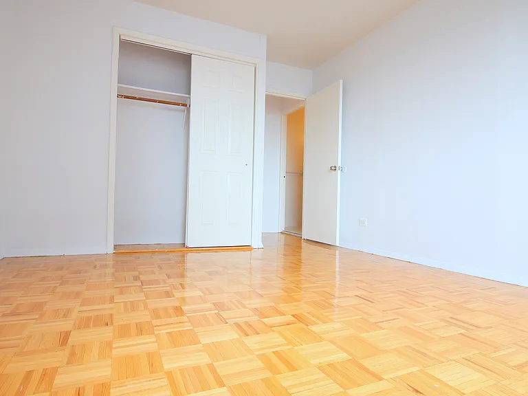 401 2nd Ave #19-D — Photo 10