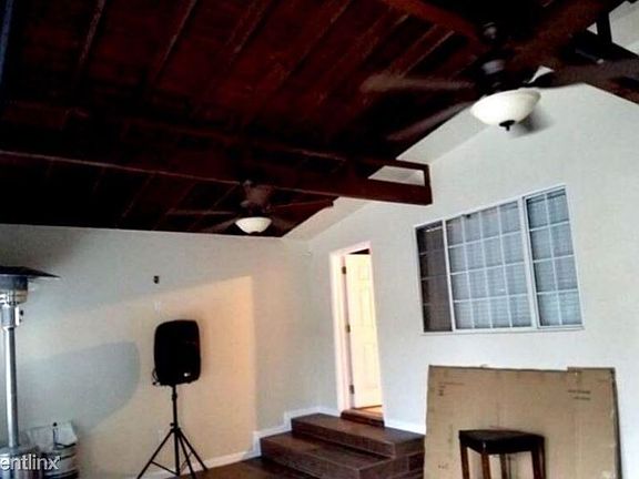 2nd image of 20518 Berendo Ave