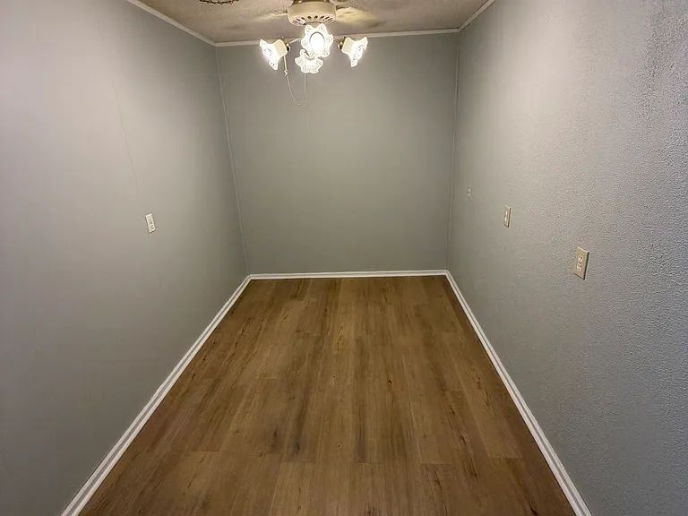517 Post Oak Ln — Photo 15