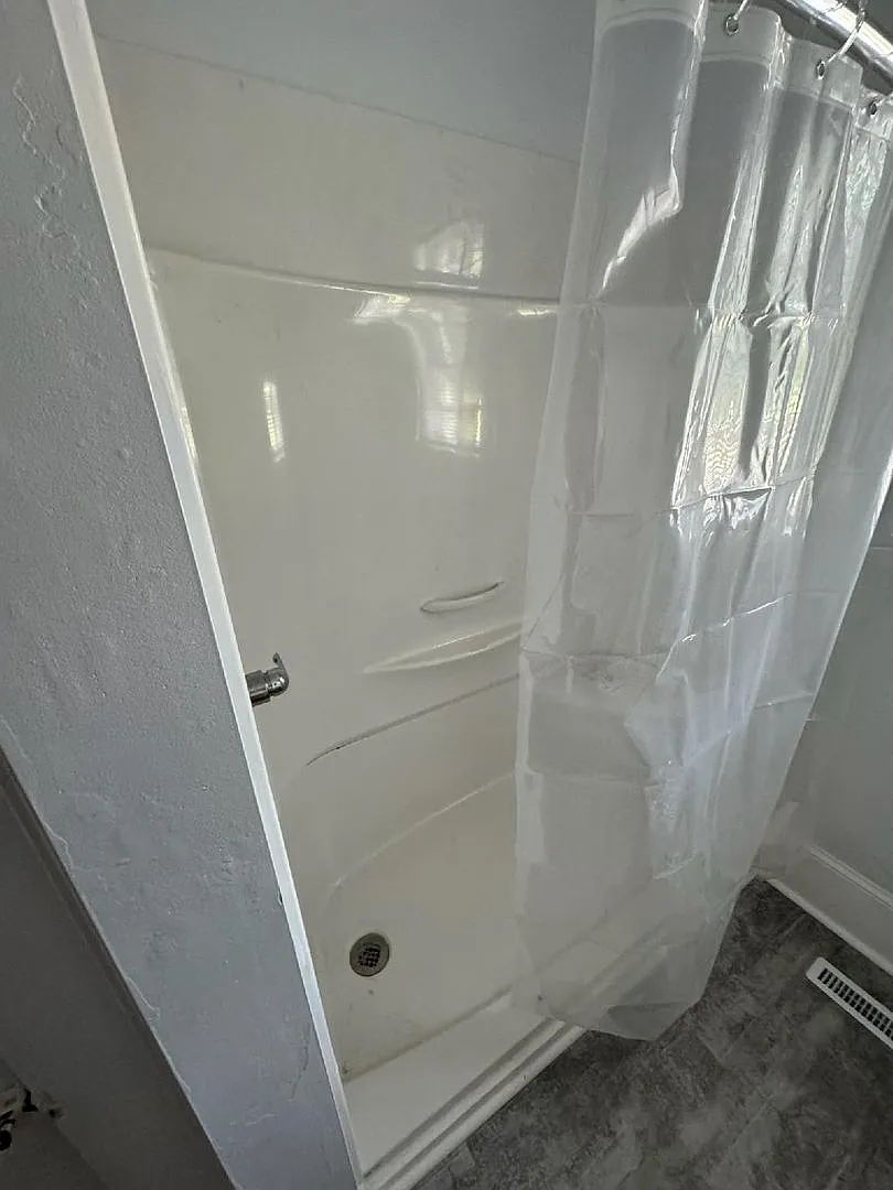 Two bedroom/one bath house near ECU — Photo 3