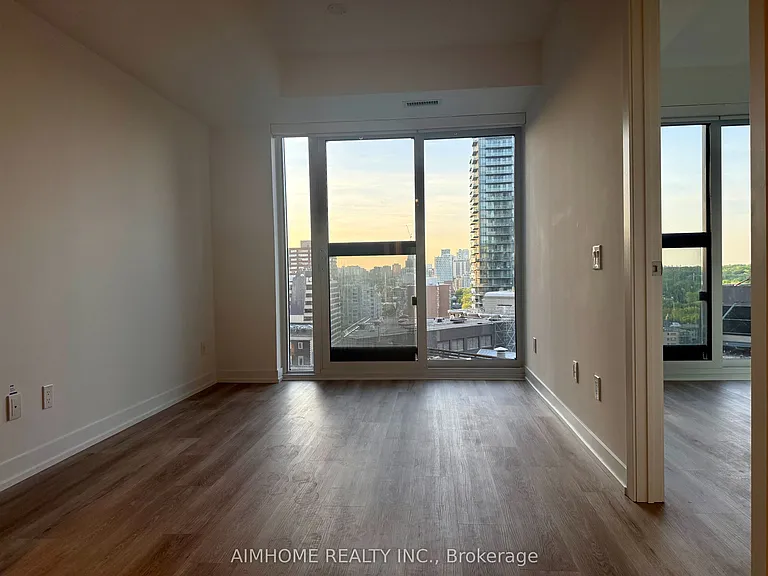 771 Yonge St #1706 — Photo 5