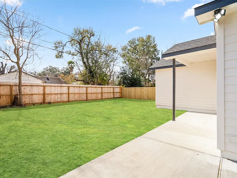 8056 Meadowbrook Dr — Photo 27