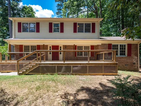 404 Landerwood Ln, Chapel Hill, NC 27517