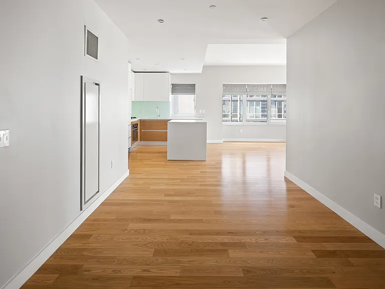 555 W 59th St #10B — Photo 5