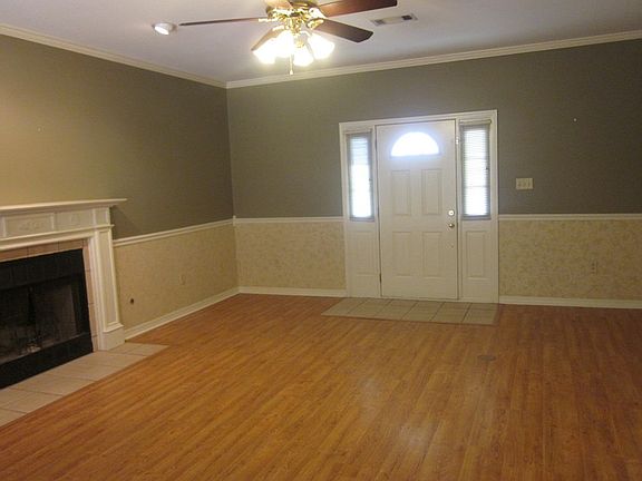 4th image of 705 Saint Clair Ave