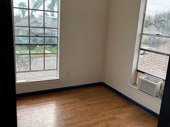 2nd image of 5006 Avenue M APT 4